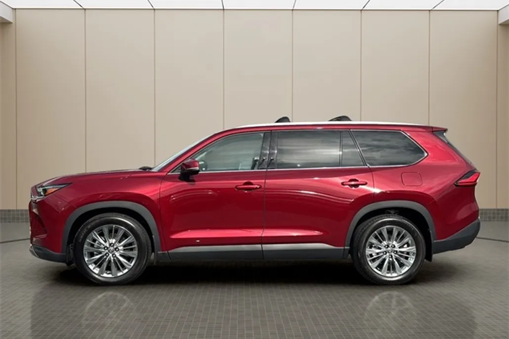 2024 Toyota Grand Highlander Platinum AWD photo 1