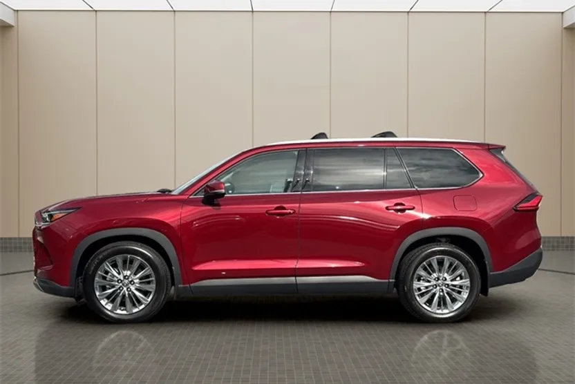 2024 Toyota Grand Highlander Platinum AWD photo 1