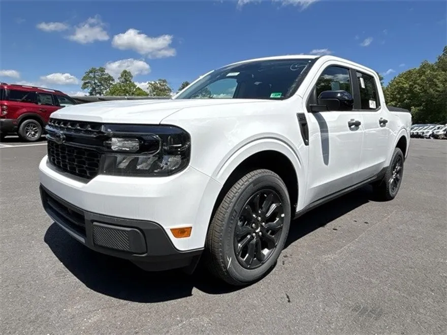 2024 Ford Maverick XLT photo 1