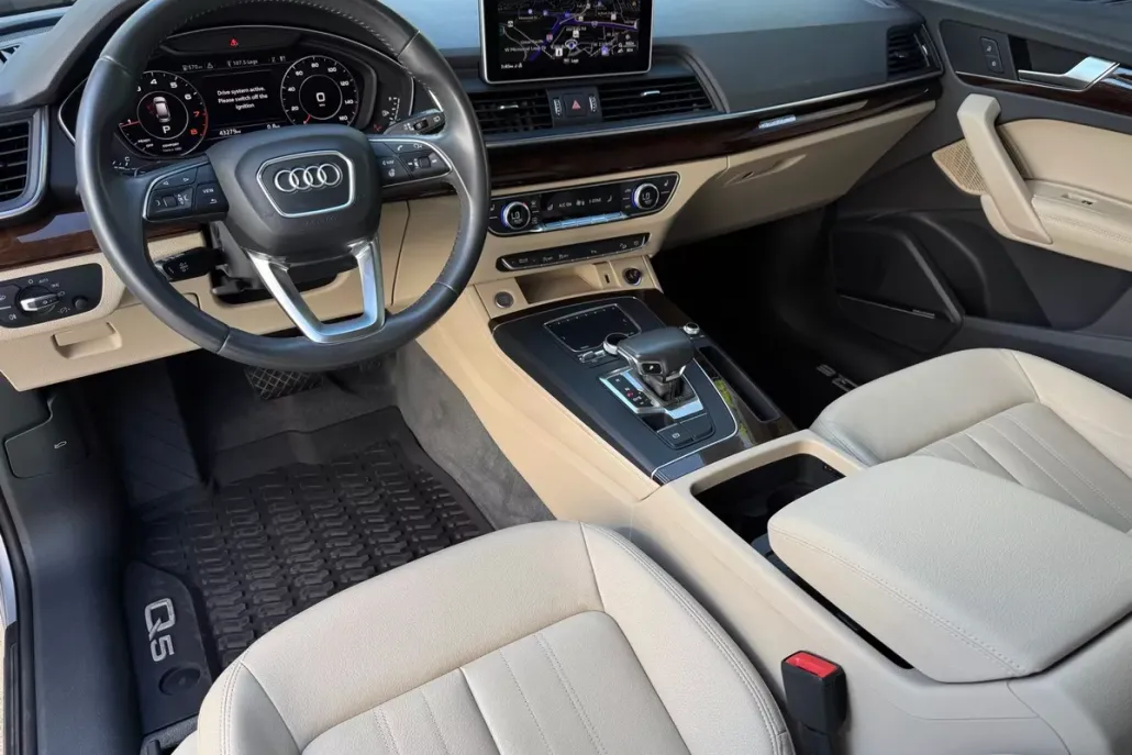 2020 Audi Q5 45 Premium Plus photo 1