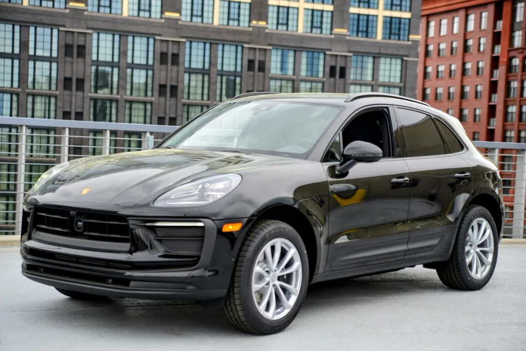2025 Porsche Macan S photo 1