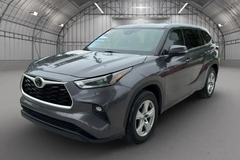 2021 Toyota Highlander LE Sport photo 1