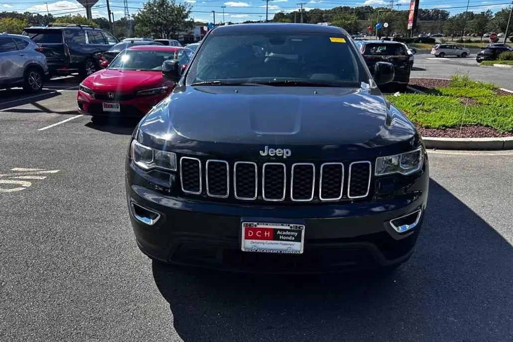 2019 Jeep Grand Cherokee Laredo E photo 1