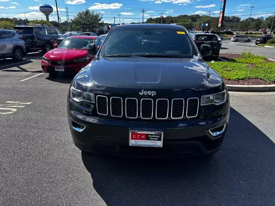 2019 Jeep Grand Cherokee Laredo E photo 1