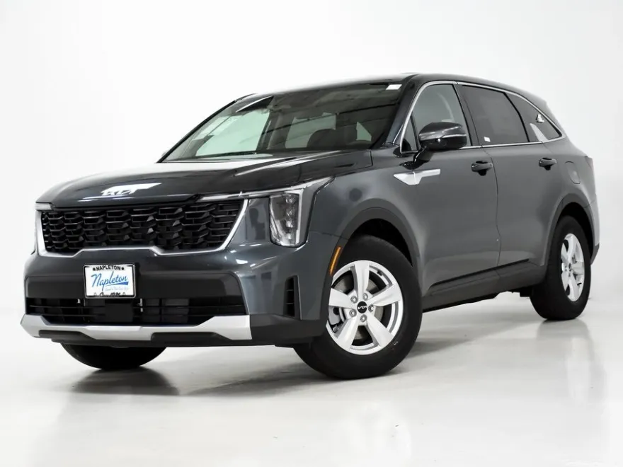 2024 Kia Sorento LX photo 1