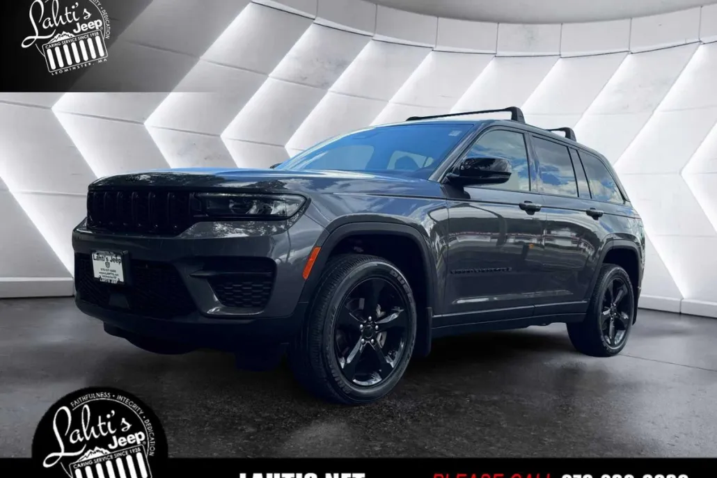 2023 Jeep Grand Cherokee Altitude photo 1