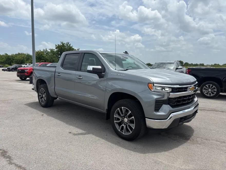 2023 Chevrolet Silverado 1500 LT photo 1