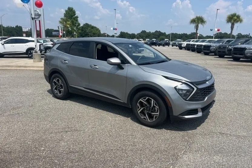 2023 Kia Sportage LX photo 1