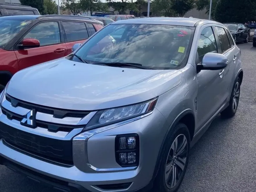 2024 Mitsubishi Outlander Sport ES photo 1