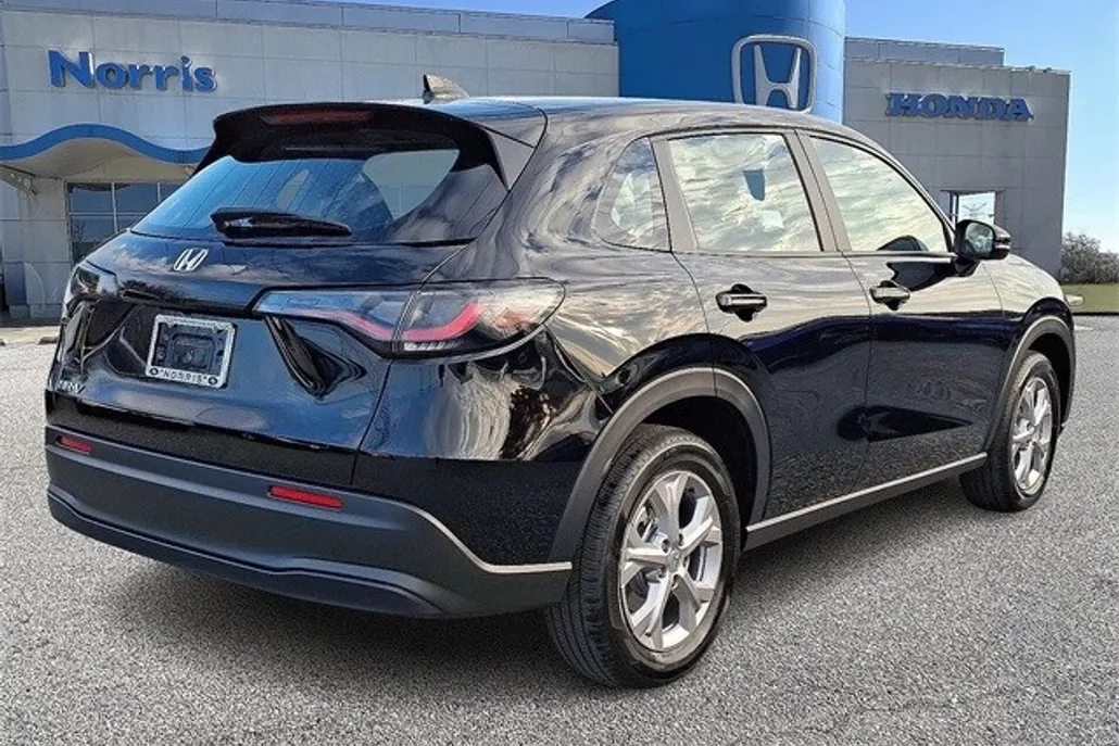 2025 Honda HR-V LX photo 1