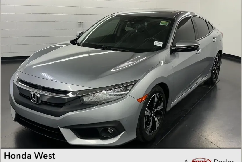 2018 Honda Civic Touring photo 1