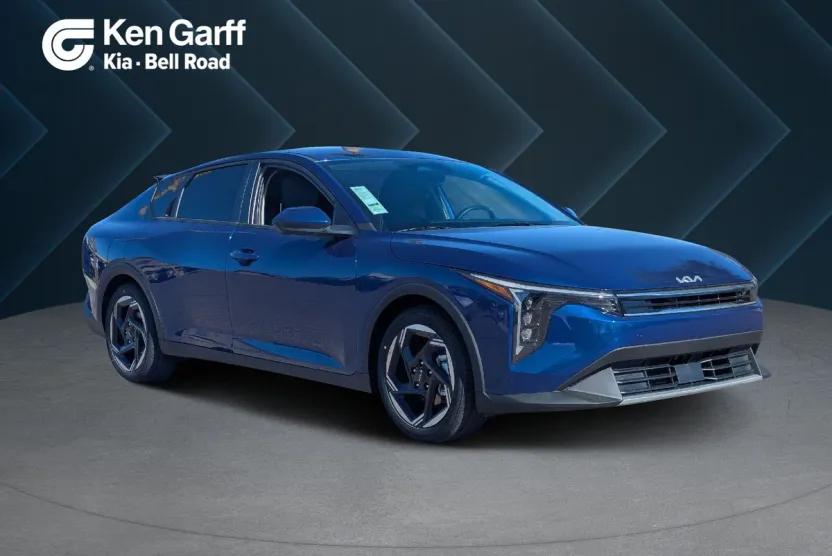 2025 Kia K4 EX photo 1