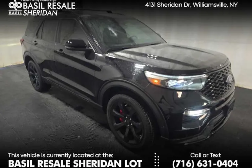 2023 Ford Explorer ST photo 1