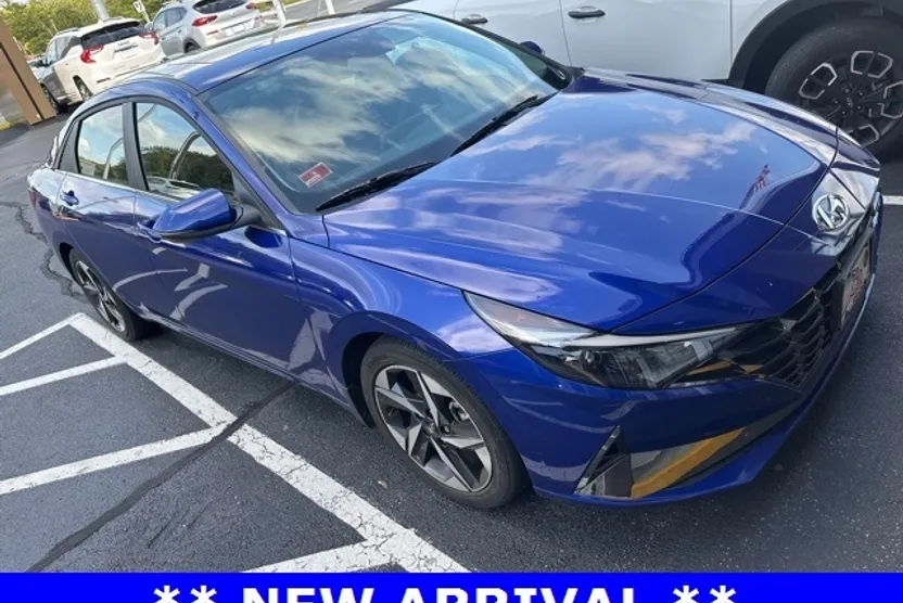 2022 Hyundai Elantra Limited photo 1