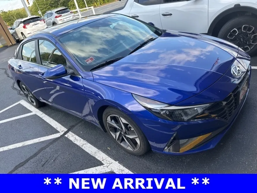 2022 Hyundai Elantra Limited photo 1
