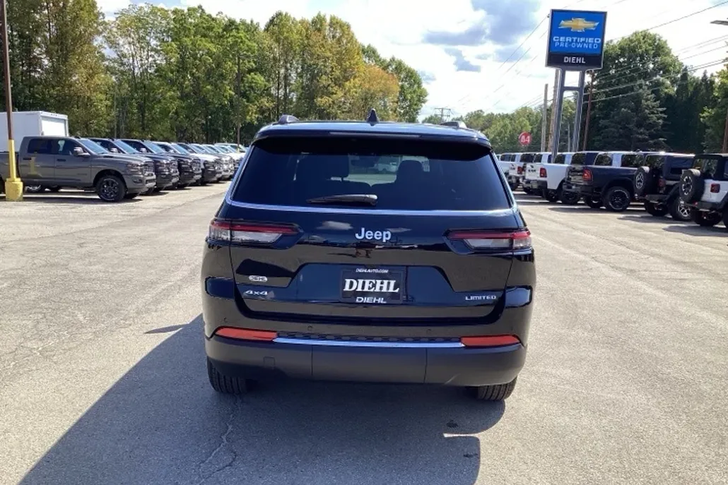 2025 Jeep Grand Cherokee Limited photo 1