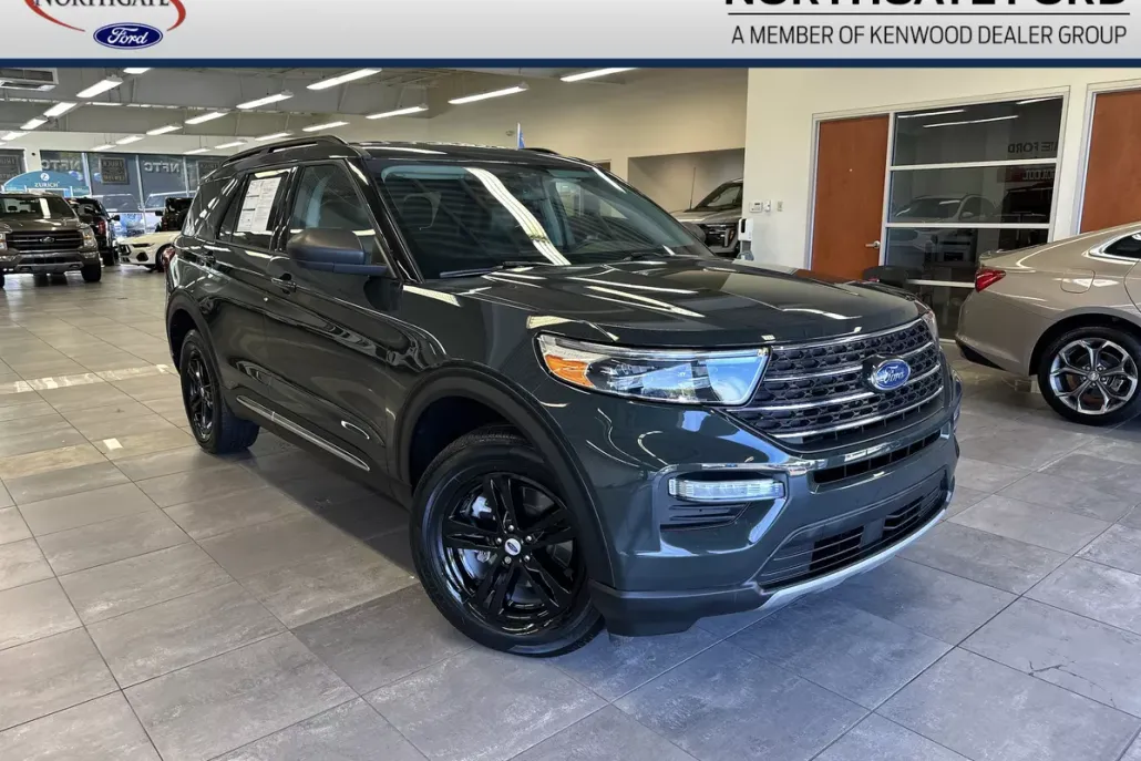 2022 Ford Explorer XLT photo 1