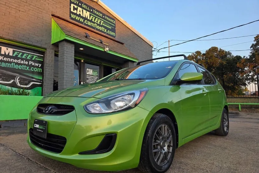 2013 Hyundai Accent GS photo 1