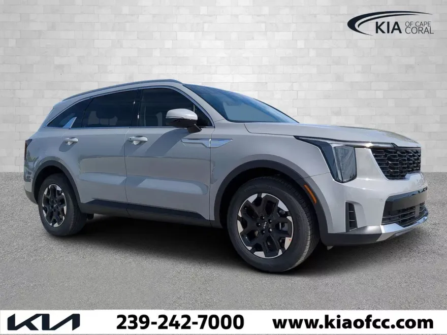 2024 Kia Sorento S photo 1