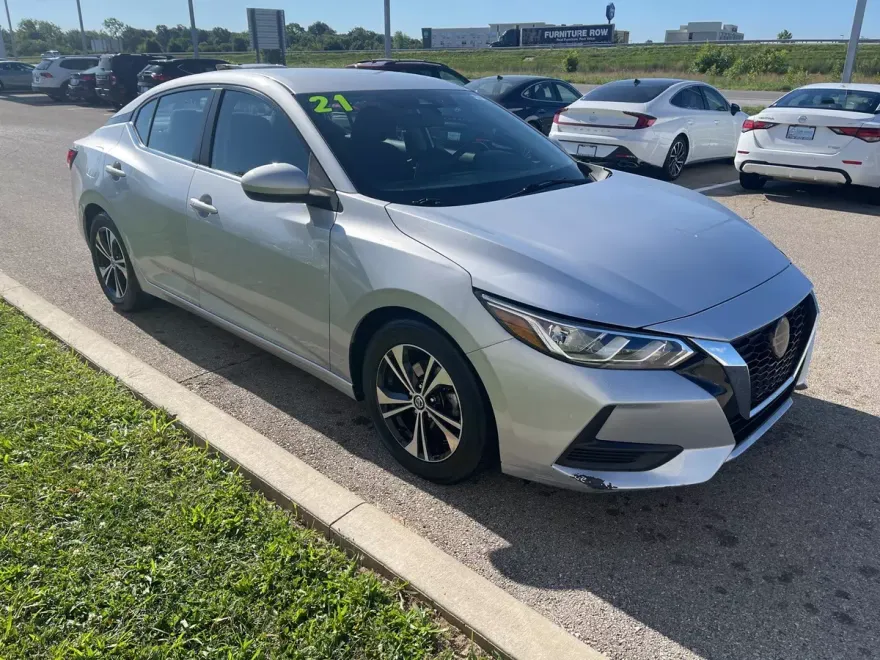 2021 Nissan Sentra SV photo 1