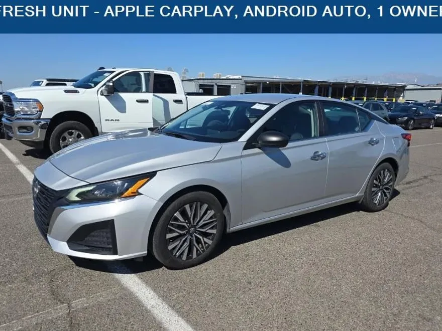 2024 Nissan Altima 2.5 SV photo 1