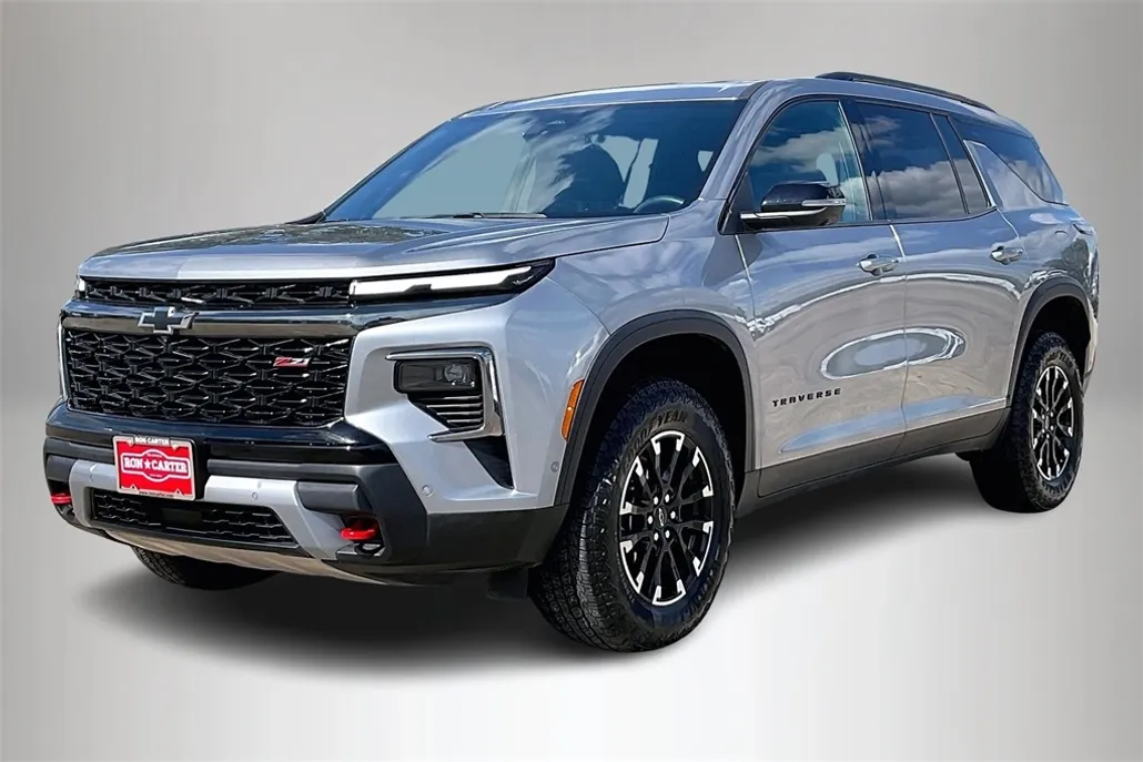 2024 Chevrolet Traverse Z71 photo 1