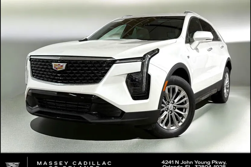 2024 Cadillac XT4 Premium Luxury photo 1