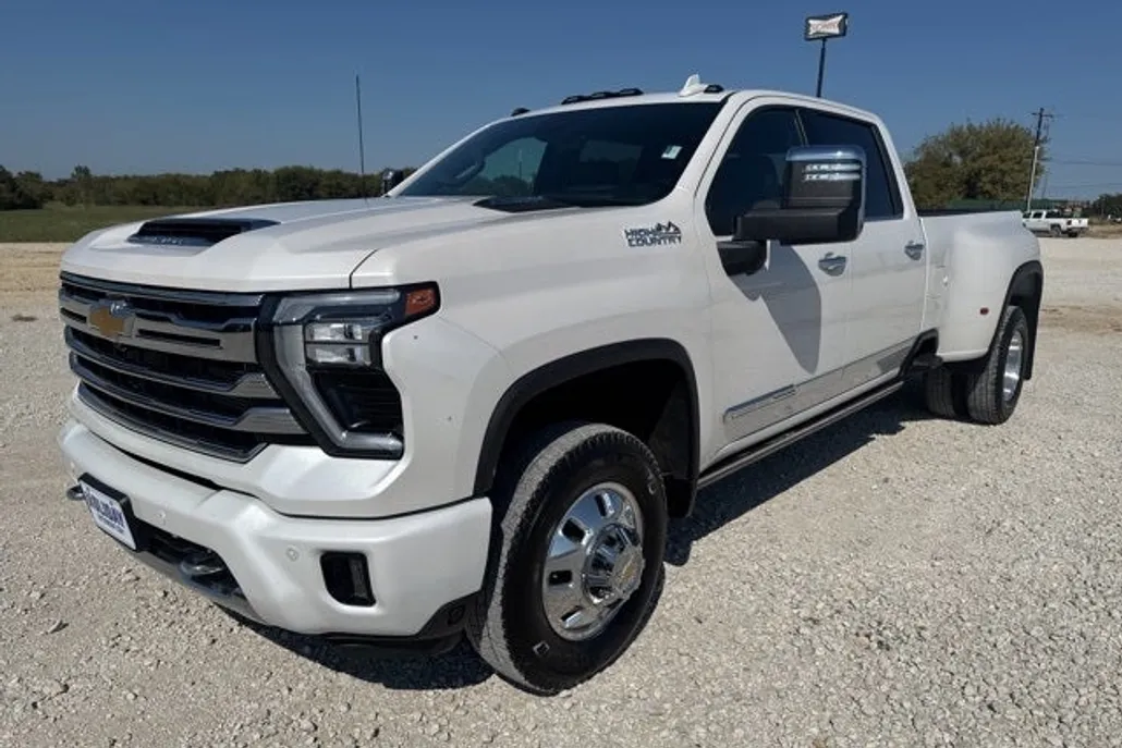 2024 Chevrolet Silverado 3500HD High Country photo 1