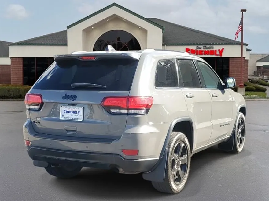 2019 Jeep Grand Cherokee Laredo photo 1