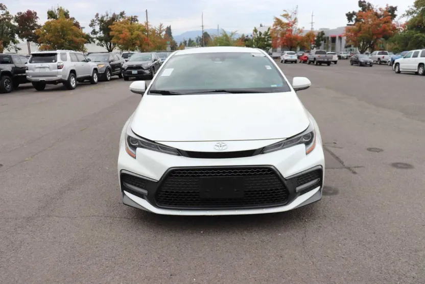 2021 Toyota Corolla SE photo 1