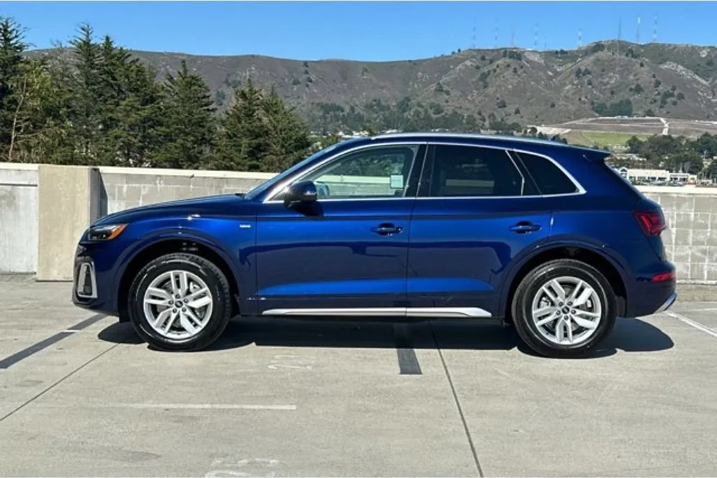 2022 Audi Q5 45 S line Premium photo 1