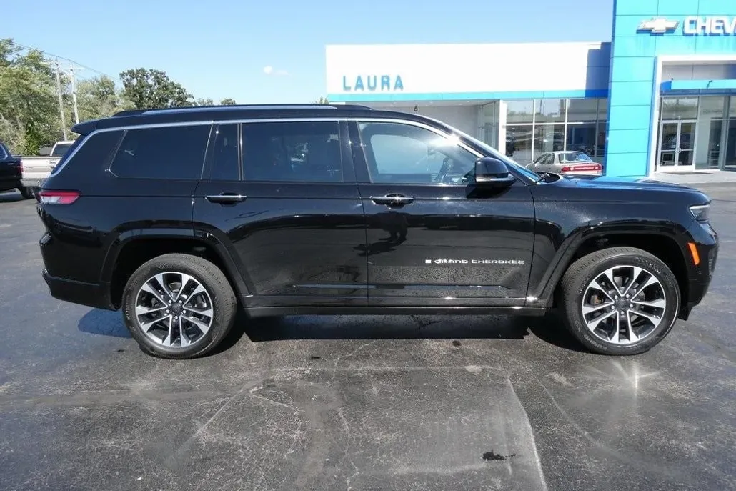 2021 Jeep Grand Cherokee Overland photo 1