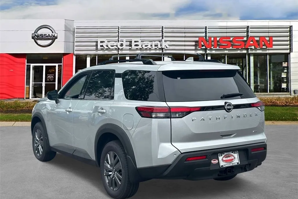 2025 Nissan Pathfinder SV photo 1