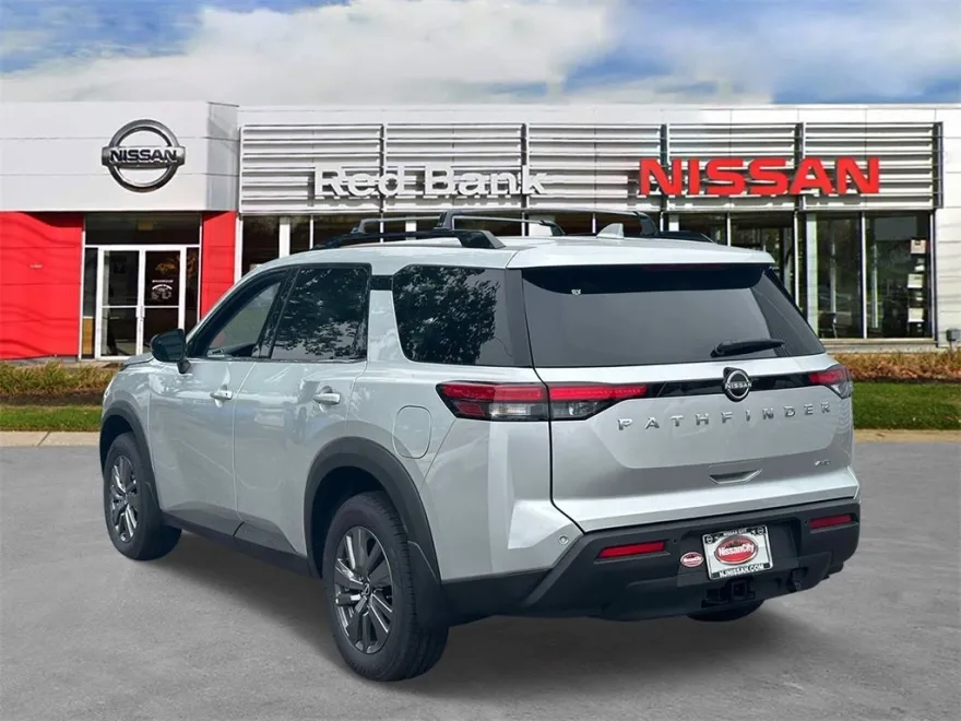 2025 Nissan Pathfinder SV photo 1
