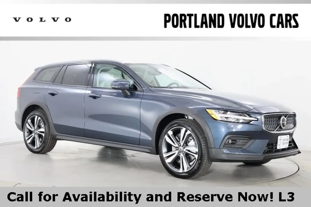 2026 Volvo V60 Cross Country B5 Plus photo 1