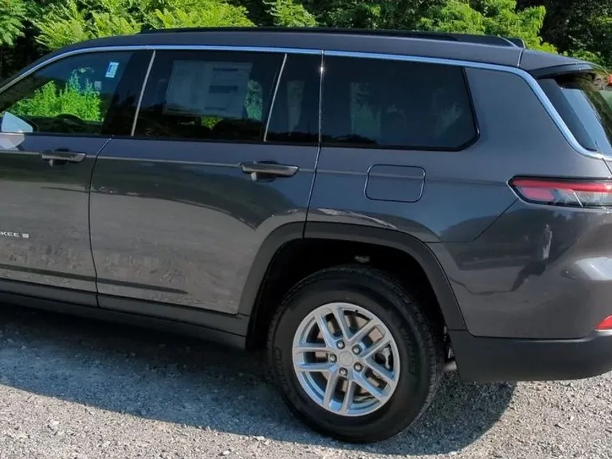 2025 Jeep Grand Cherokee Laredo X photo 1