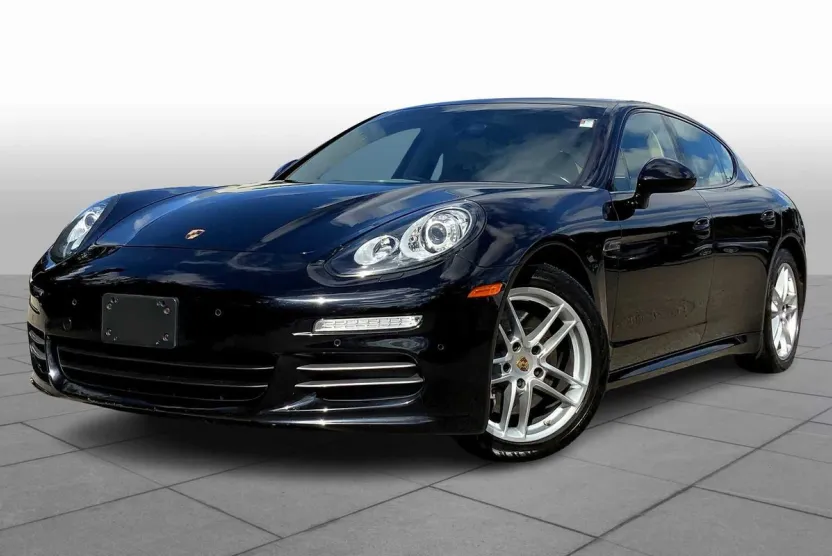 2016 Porsche Panamera 4 photo 1