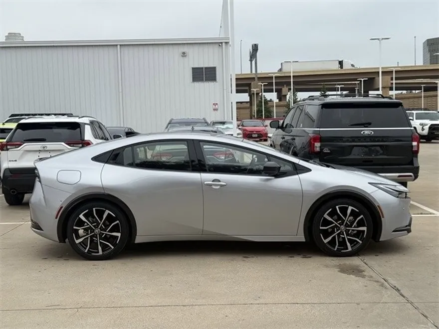 2024 Toyota Prius Prime XSE Premium photo 1
