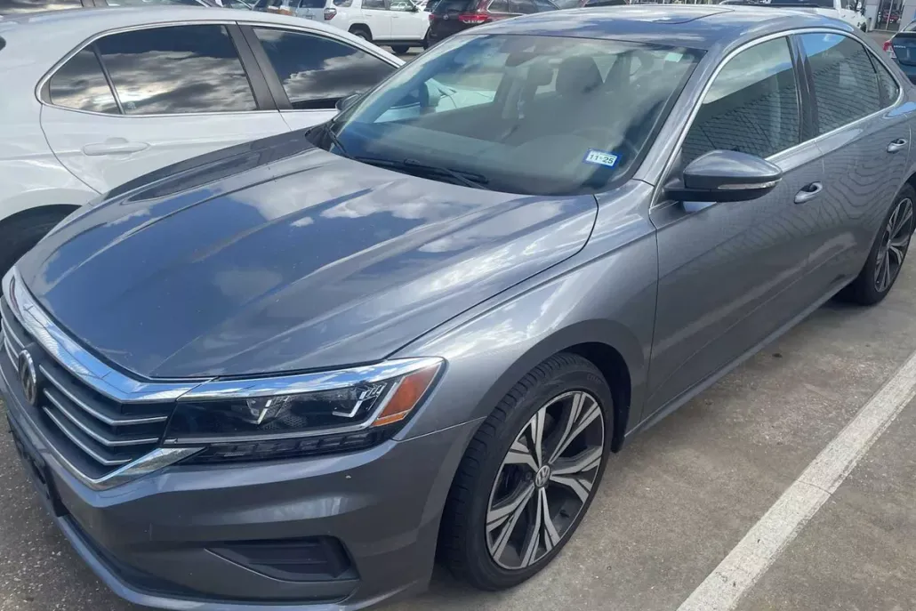 2022 Volkswagen Passat 2.0T SE photo 1