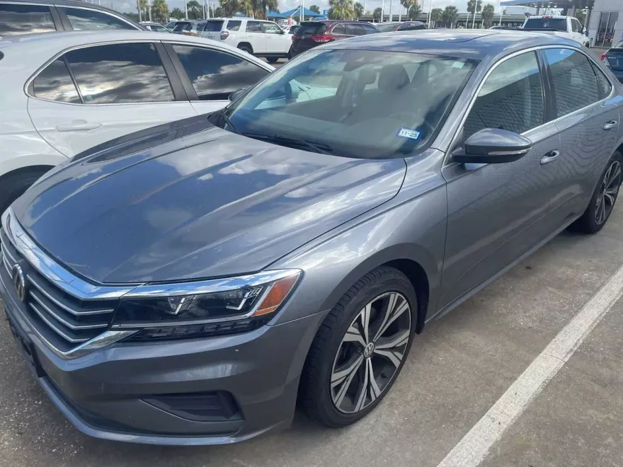 2022 Volkswagen Passat 2.0T SE photo 1