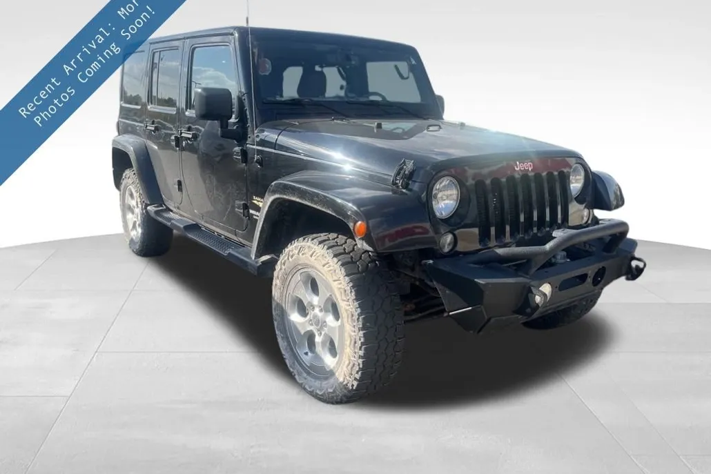 2015 Jeep Wrangler Unlimited Sahara photo 1