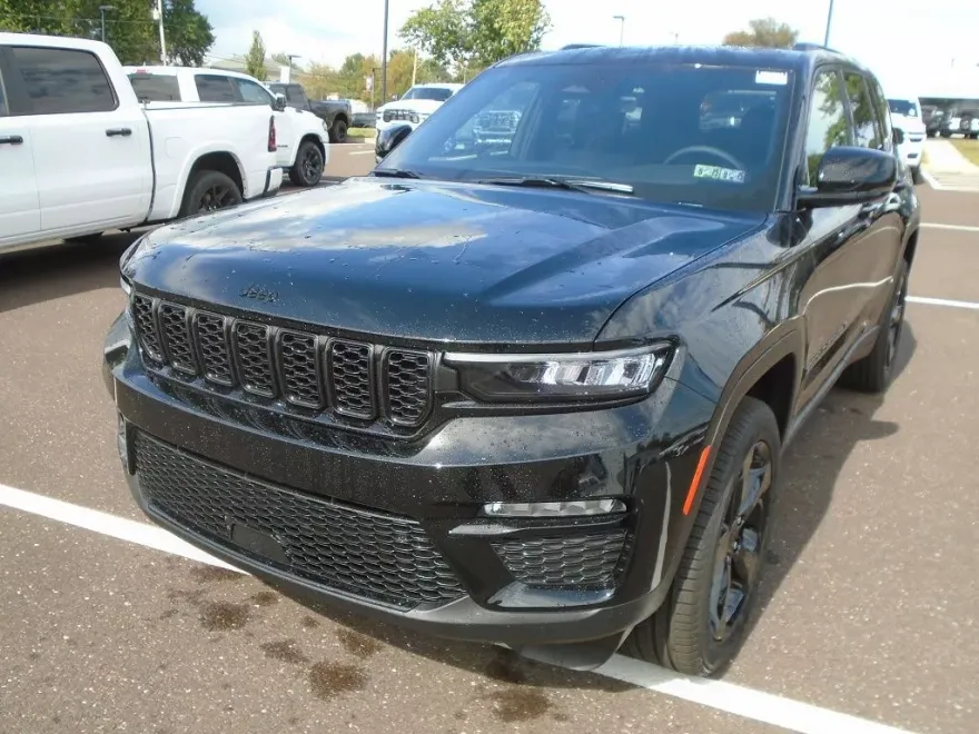 2025 Jeep Grand Cherokee Limited photo 1