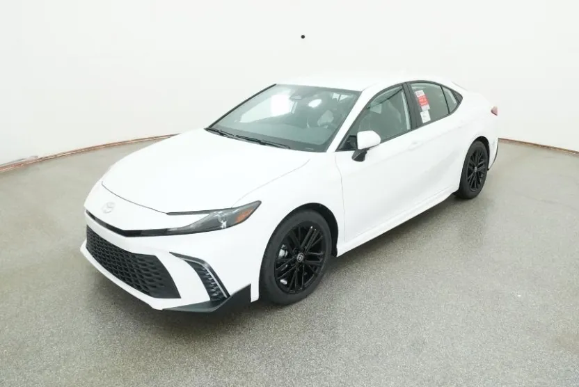 2025 Toyota Camry SE photo 1