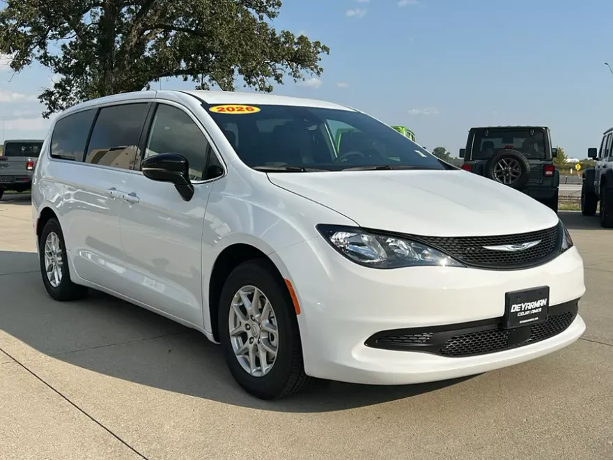 2026 Chrysler Voyager LX photo 1