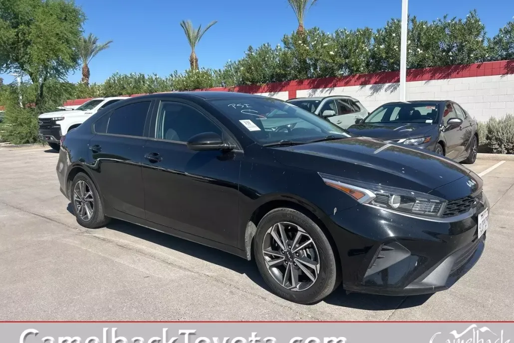 2022 Kia Forte LXS photo 1