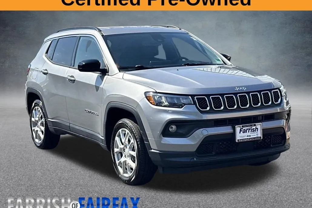 2023 Jeep Compass Latitude Lux photo 1