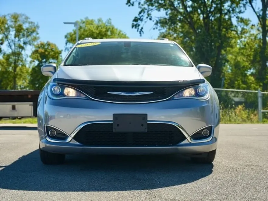 2020 Chrysler Pacifica Touring Plus photo 1