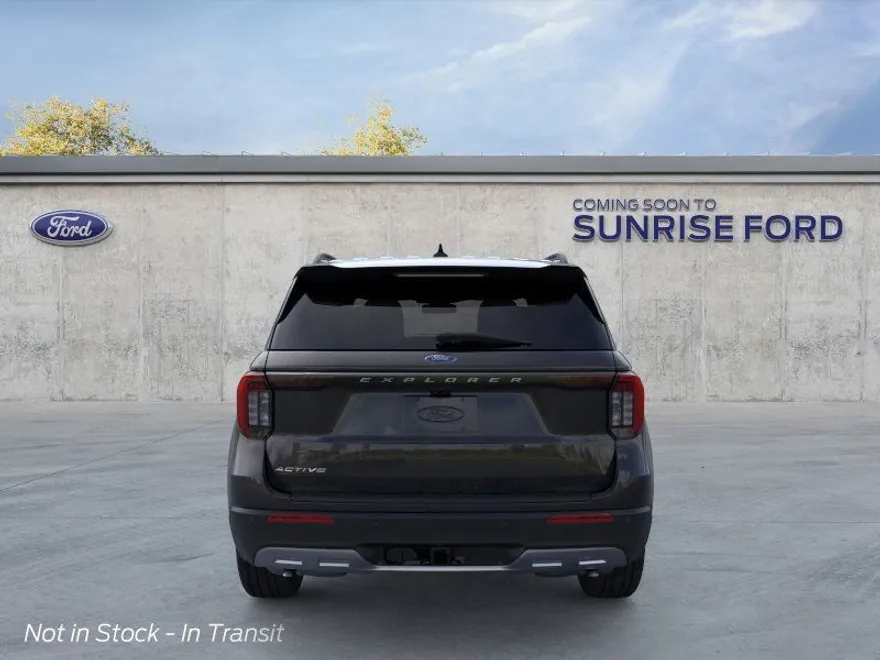 2025 Ford Explorer photo 1
