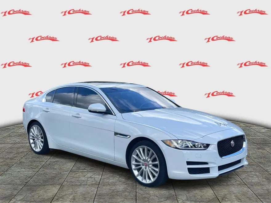 2018 Jaguar XE photo 1