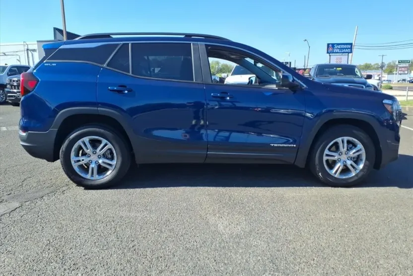 2022 Gmc Terrain SLE photo 1